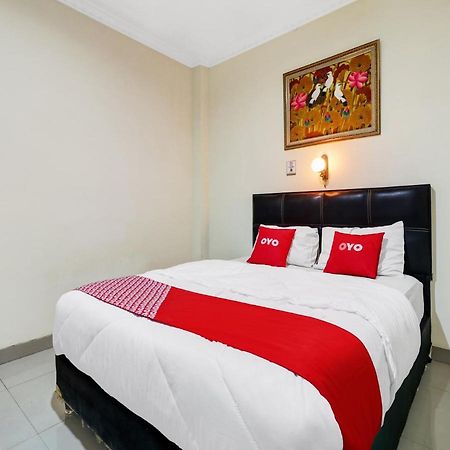 Oyo 90408 Hotel Horton Cirebon Exterior foto