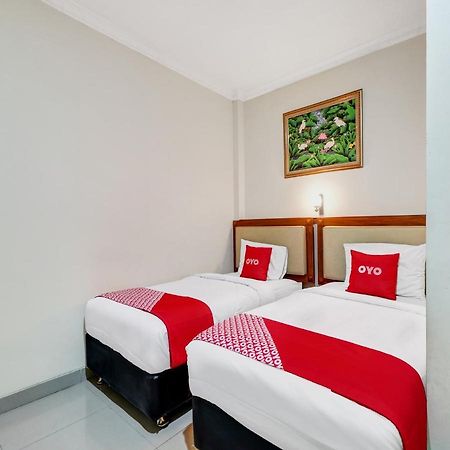 Oyo 90408 Hotel Horton Cirebon Exterior foto