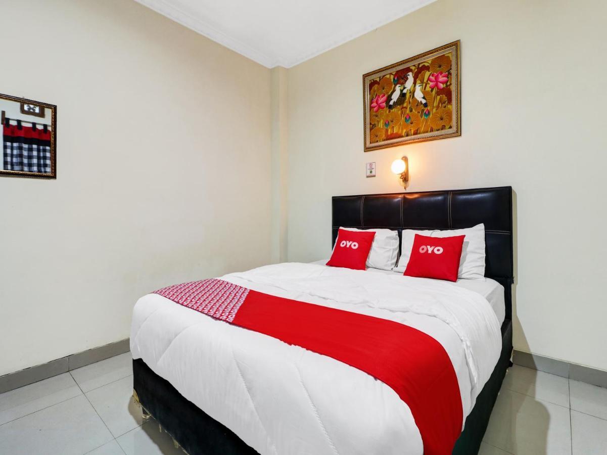 Oyo 90408 Hotel Horton Cirebon Exterior foto