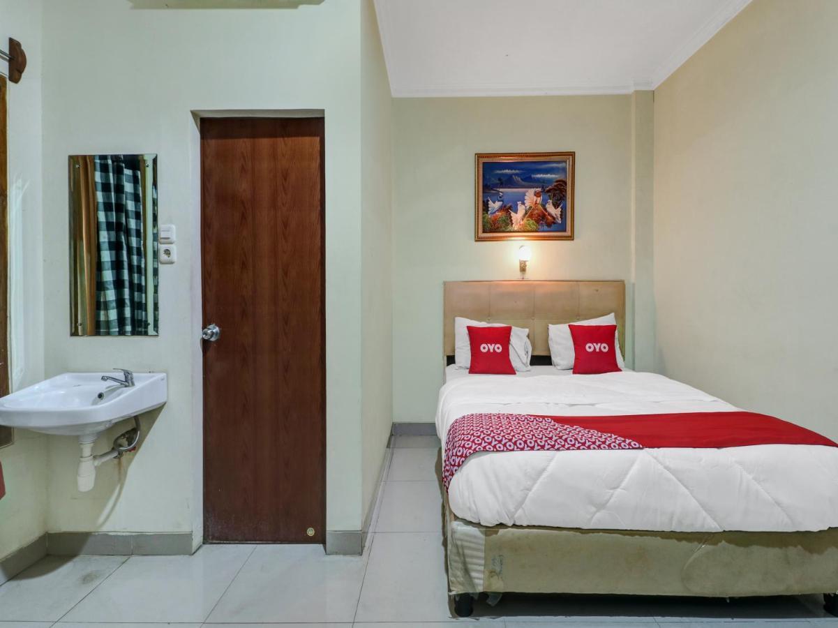 Oyo 90408 Hotel Horton Cirebon Exterior foto