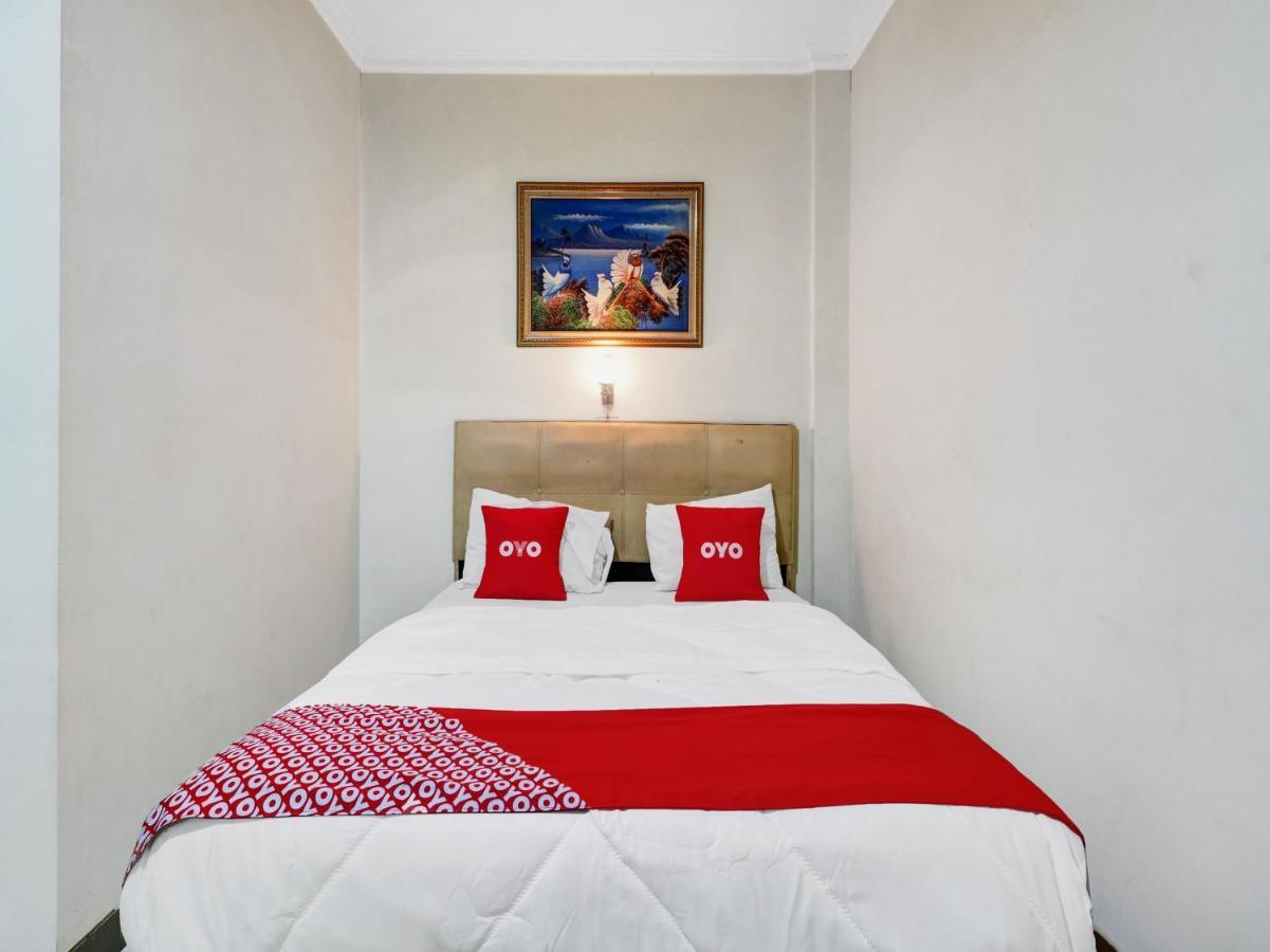 Oyo 90408 Hotel Horton Cirebon Exterior foto