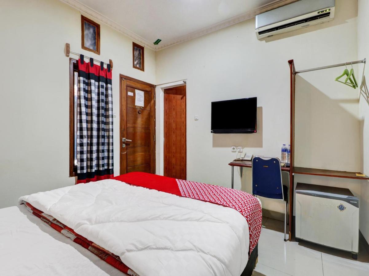 Oyo 90408 Hotel Horton Cirebon Exterior foto