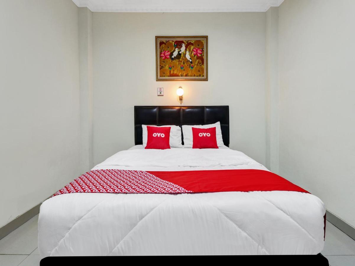 Oyo 90408 Hotel Horton Cirebon Exterior foto